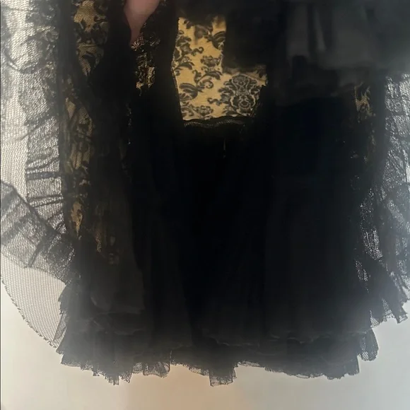 Ooh! La, La! Couture Black and Cream Lace Dress Size 6
